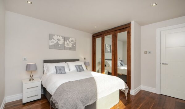 618 Bedroom1